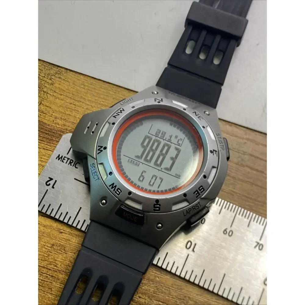 La Crosse Technology Radio Altimeter Barometer Camping Compass Watch New Battery